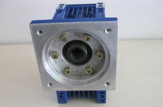 RV減速機的應用特點與優勢介紹